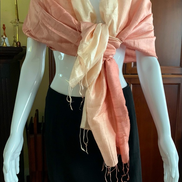 Shiny soft light 100% silk summer shawl pink ombre - Picture 2 of 3